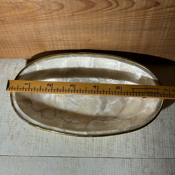 Vintage "Shell-Craft" Capiz Shell Placemat (1) and Capiz Shell Dish - Picture 10 of 17